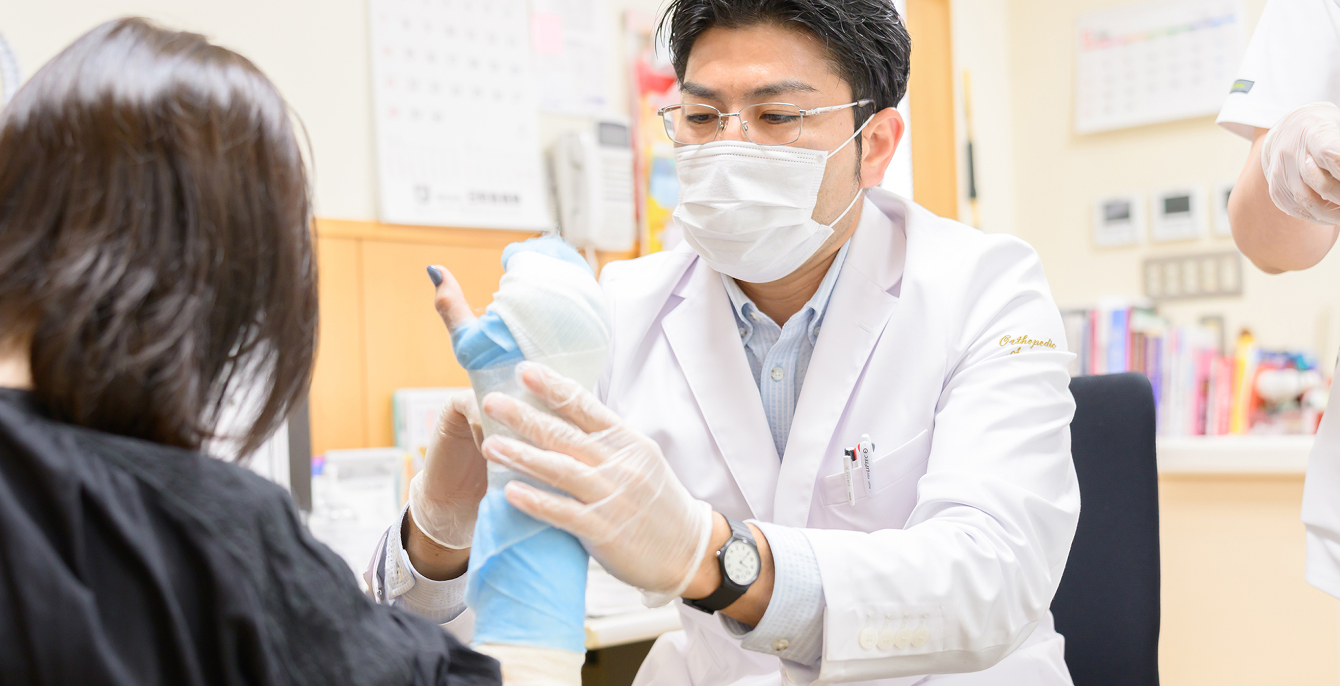 医師による処置の様子
